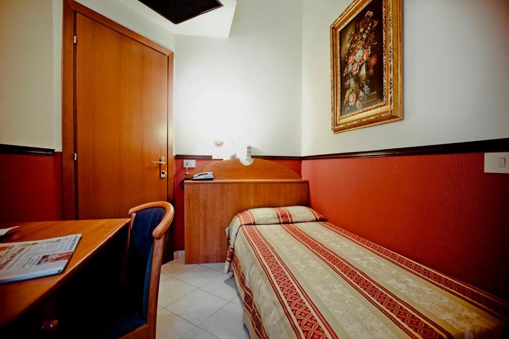 Hotel Saturnia Рим Екстер'єр фото
