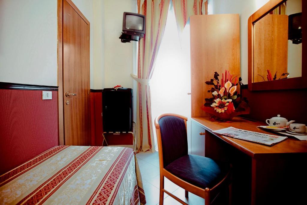 Hotel Saturnia Рим Екстер'єр фото