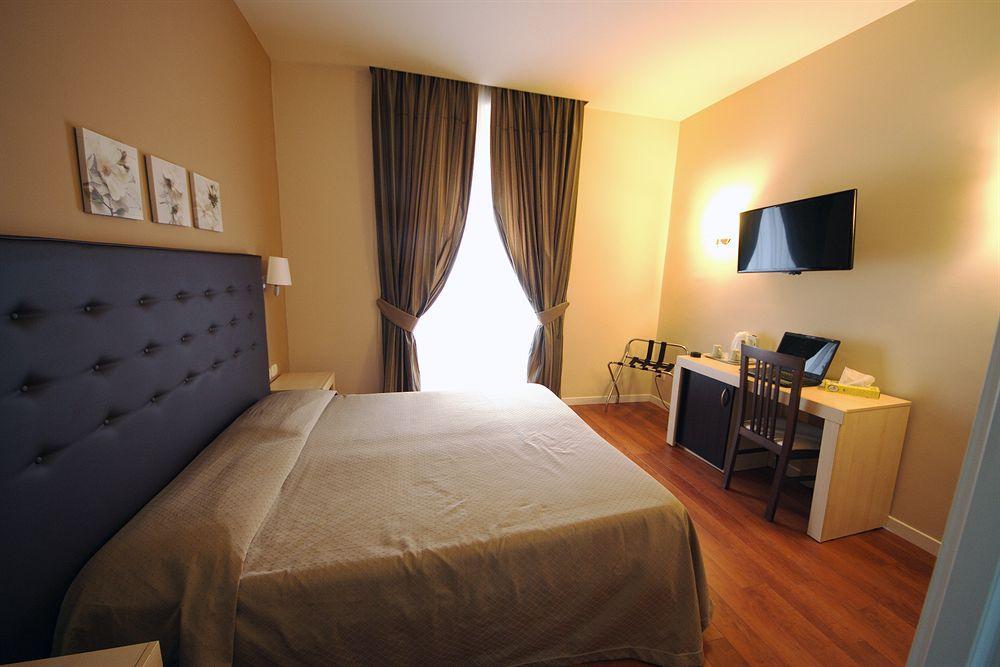 Hotel Saturnia Рим Екстер'єр фото