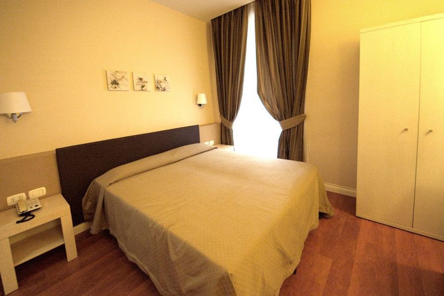 Hotel Saturnia Рим Екстер'єр фото